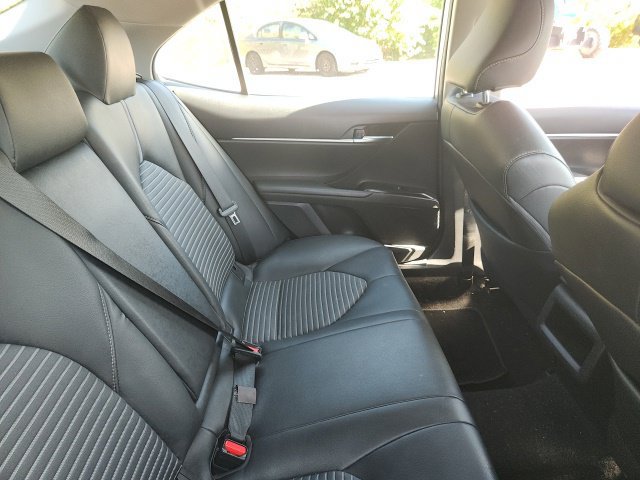 Used 2019 Toyota Camry SE FWD image 9