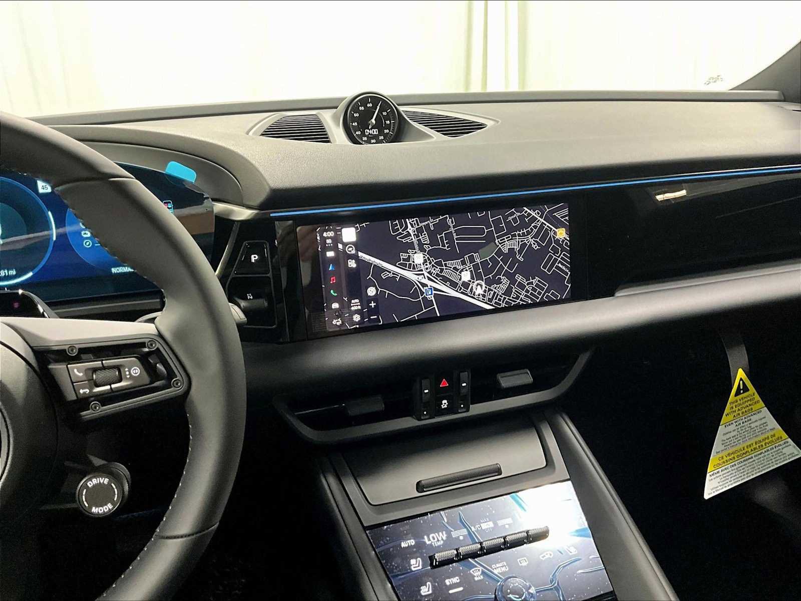 New 2026 Porsche Macan 4 Electric AWD/4WD image 16