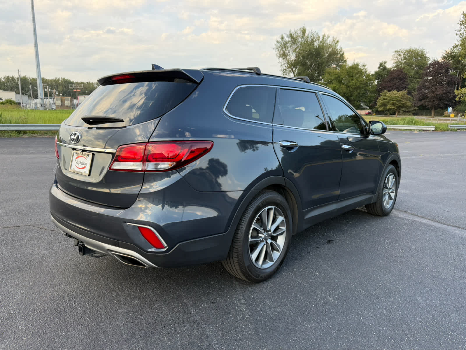 Used 2017 Hyundai Santa Fe SE w/ Cargo Package FWD image 8