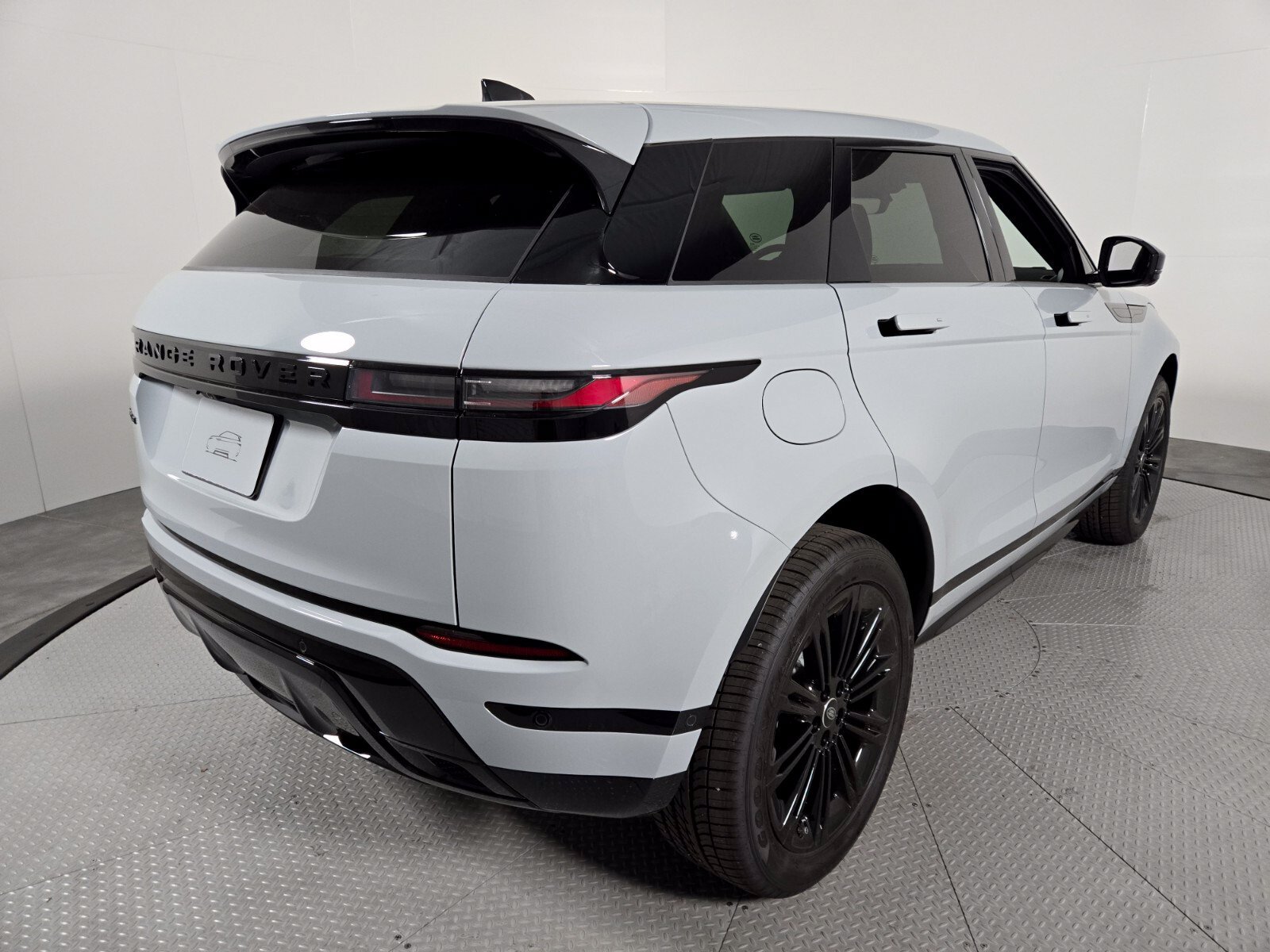 New 2026 Land Rover Range Rover Evoque Hoxton AWD/4WD image 2