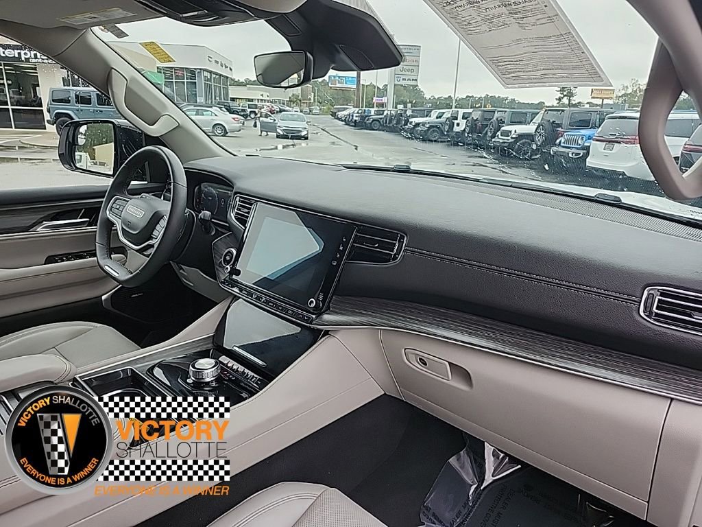 Used 2023 Jeep Wagoneer Series III w/ Preferred Equipment Group image 18