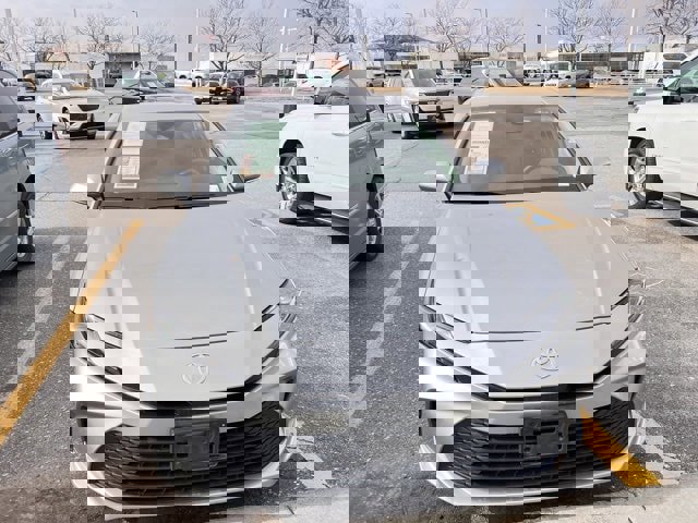 Used 2025 Toyota Camry LE image 2