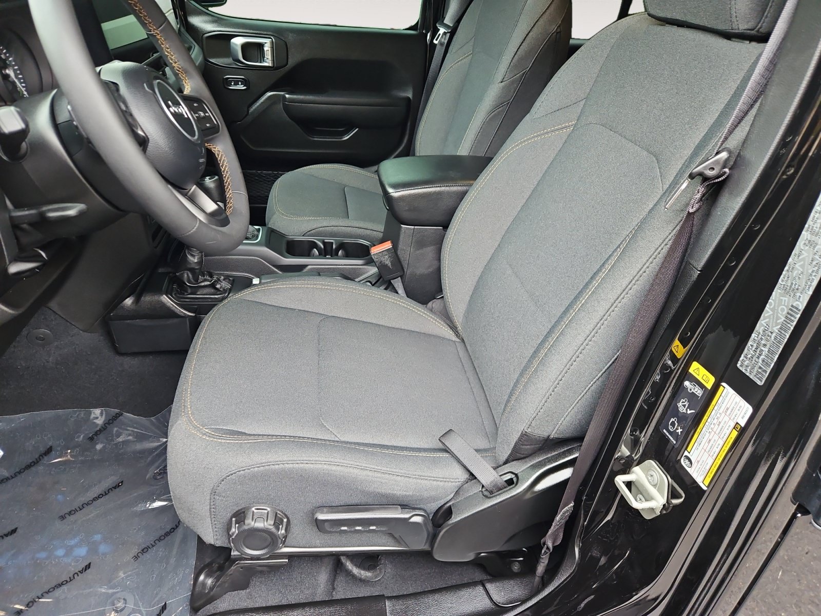 Used 2024 Jeep Wrangler Unlimited AWD/4WD image 9