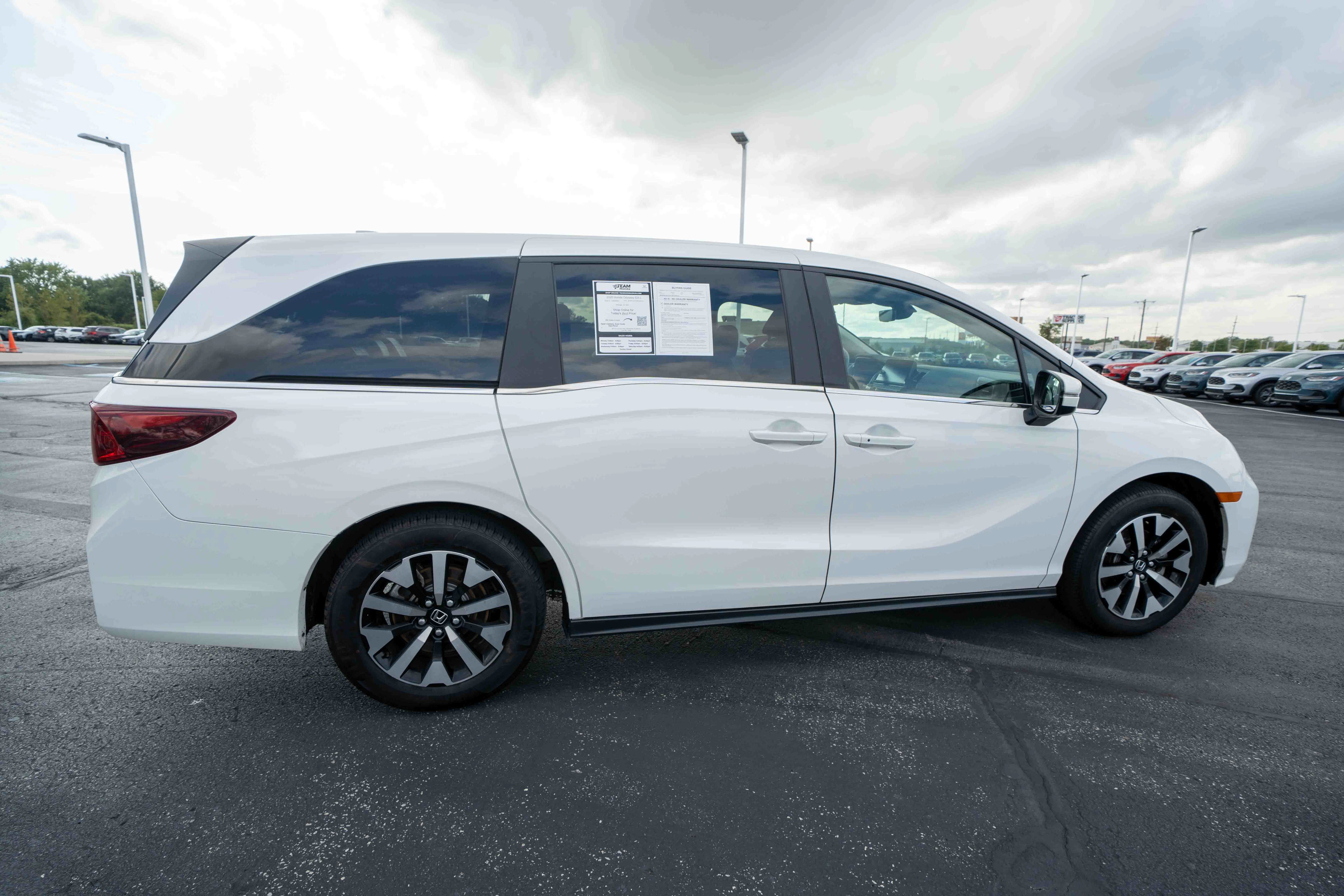 Used 2025 Honda Odyssey EX-L image 6