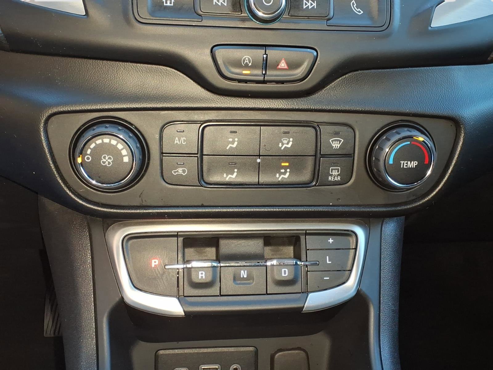 Used 2022 GMC Terrain SLE image 17