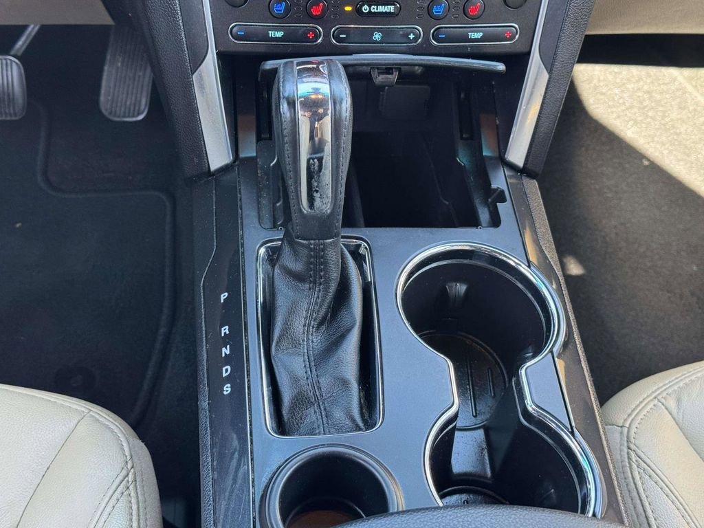 Used 2017 Ford Explorer Limited w/ Equipment Group 301A FWD image 8
