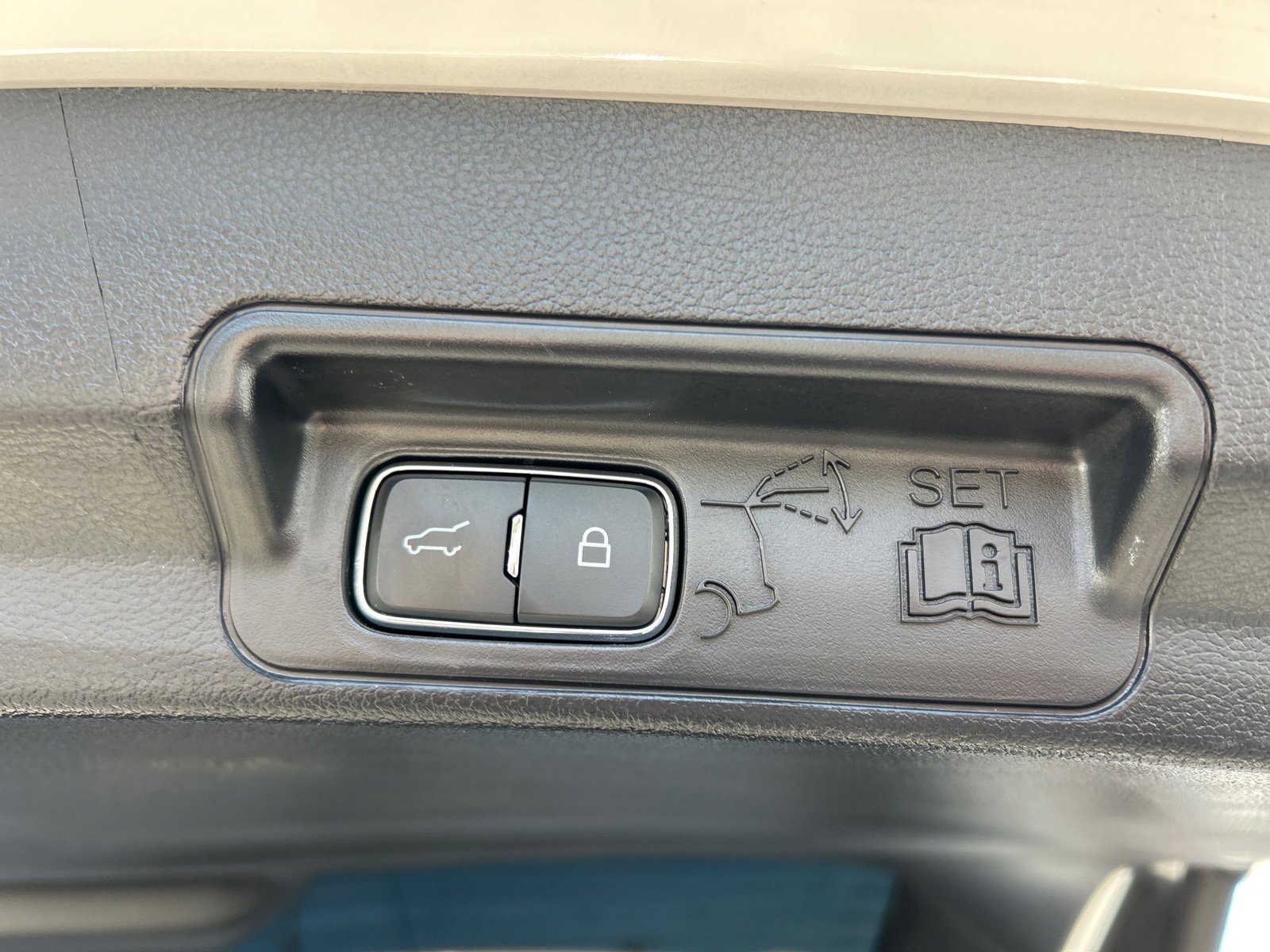 Certified 2025 Ford Explorer ST AWD/4WD image 19