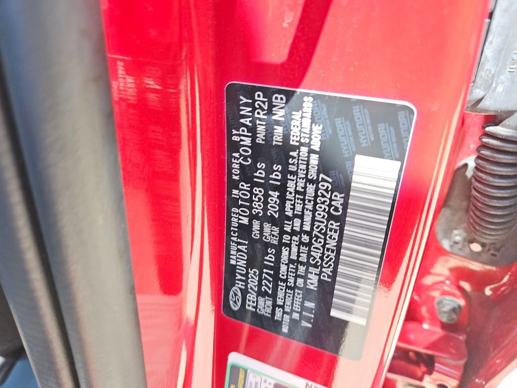 Used 2025 Hyundai Elantra SEL FWD image 32