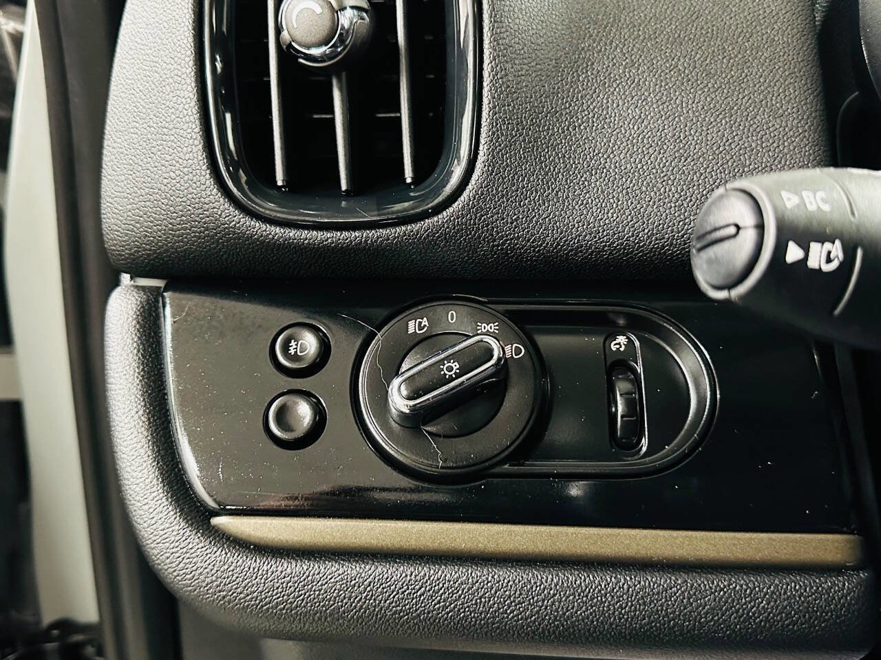 Used 2019 MINI Cooper Countryman S w/ Storage Package image 17