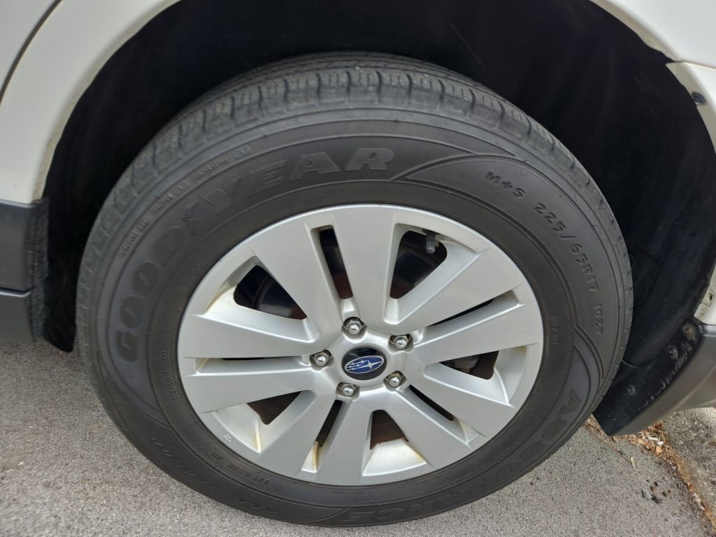 Used 2015 Subaru Outback 2.5i Premium AWD/4WD image 6