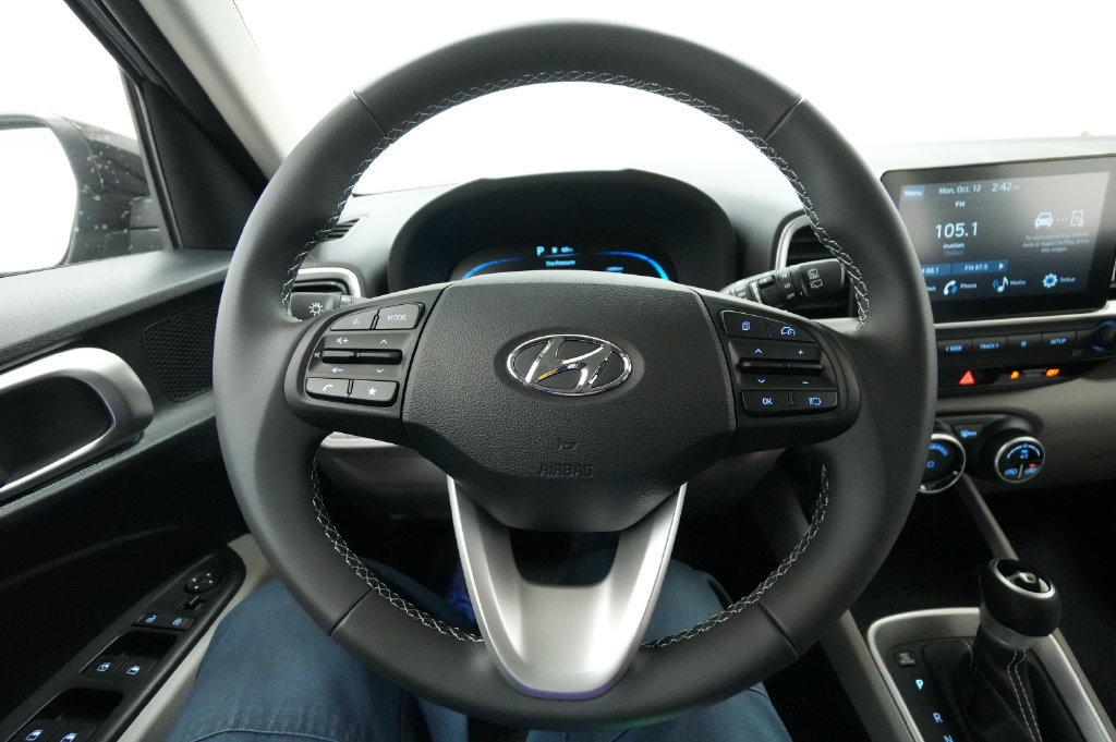 New 2026 Hyundai Venue SEL FWD image 33