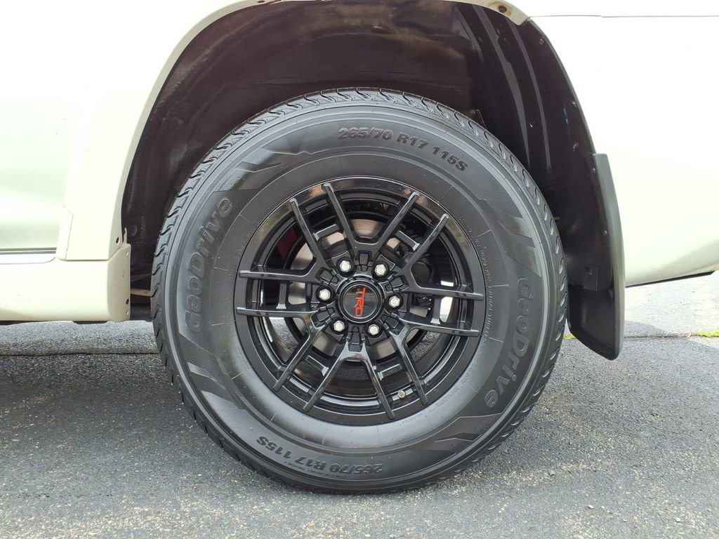 Used 2021 Toyota 4Runner Limited AWD/4WD image 21