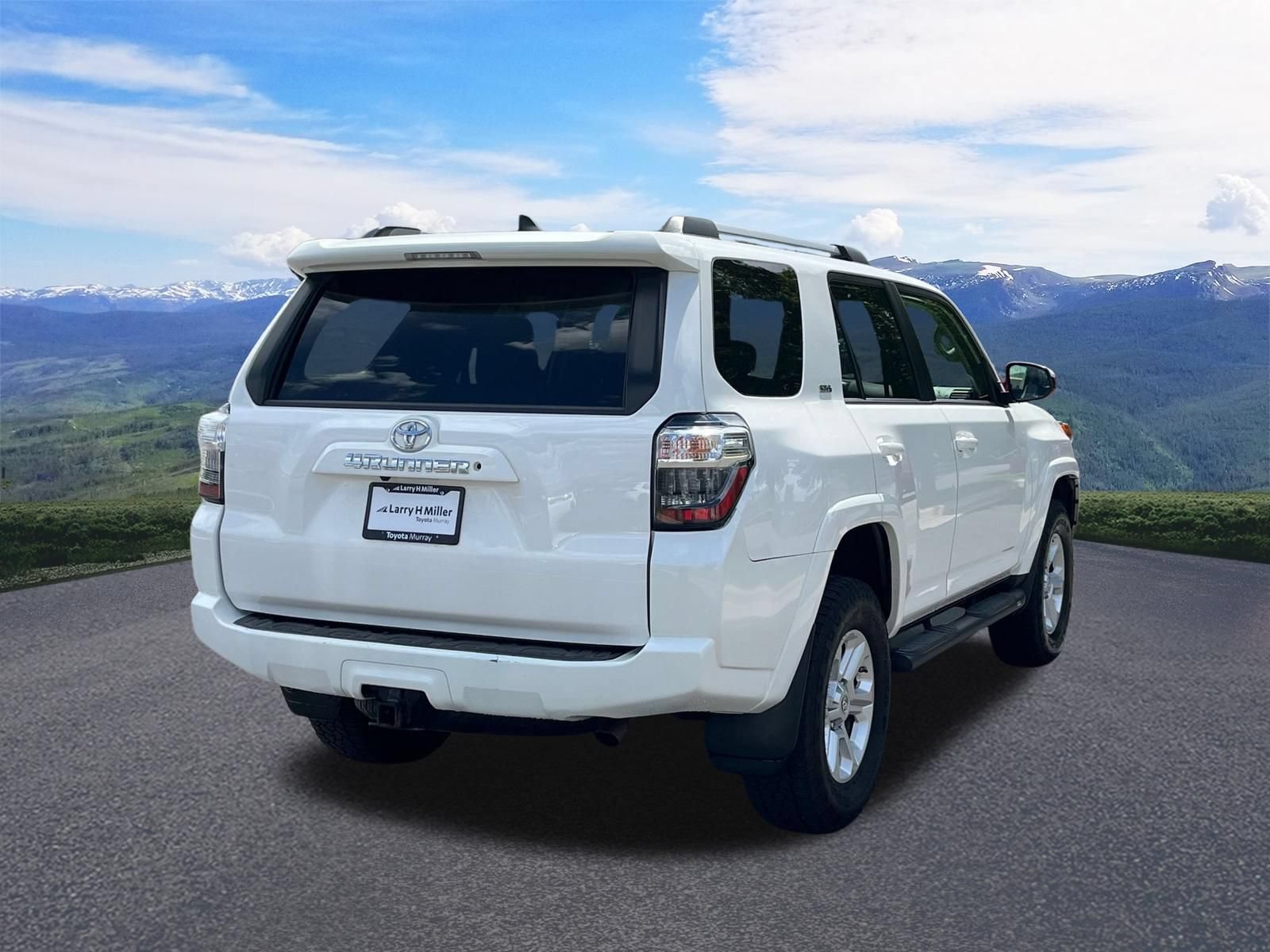 Used 2019 Toyota 4Runner SR5 AWD/4WD image 5