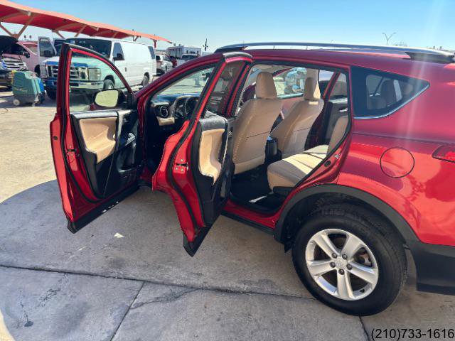 Used 2014 Toyota RAV4 XLE image 14