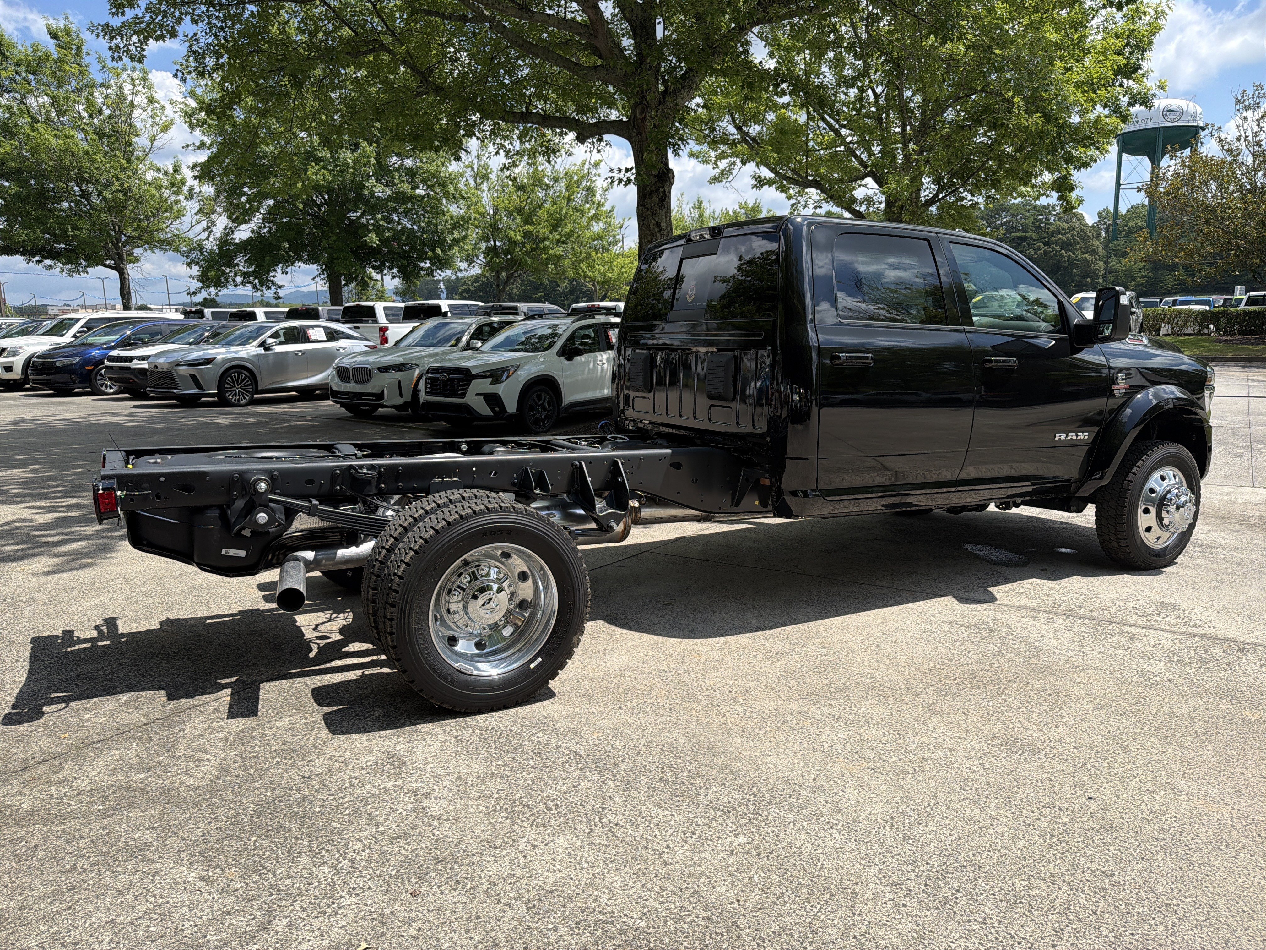 New 2026 RAM 5500 4x4 Crew Cab w/ Laramie Trim Package image 7