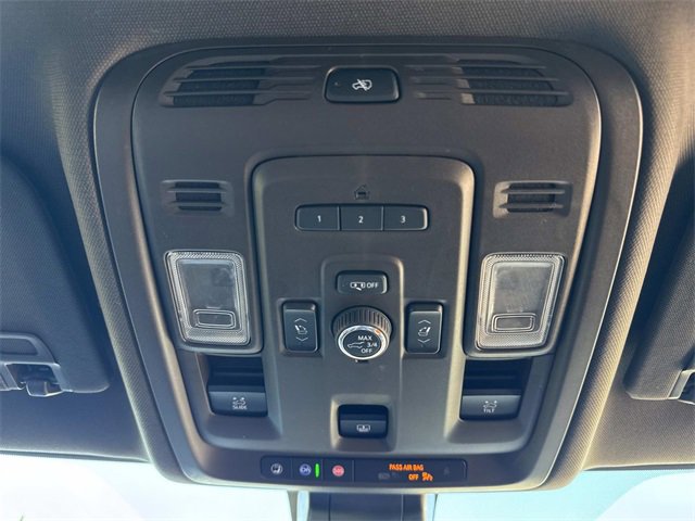 Used 2021 GMC Yukon Denali w/ Denali Premium Package image 24