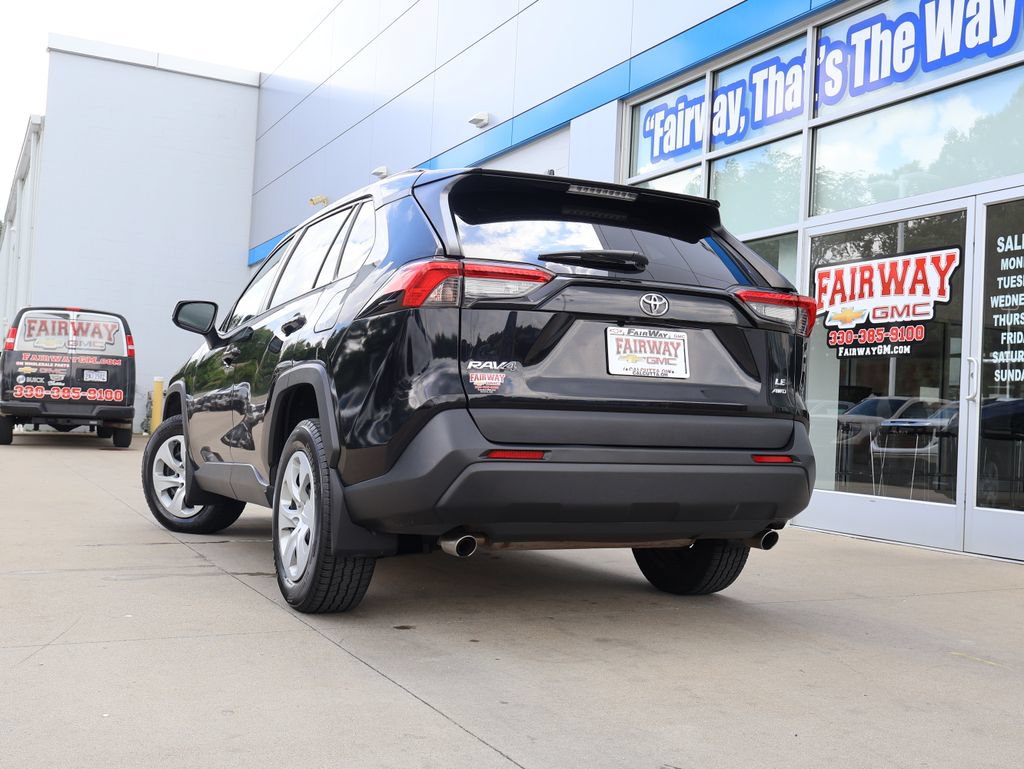Used 2020 Toyota RAV4 LE w/ All Weather Liner Package AWD/4WD image 27