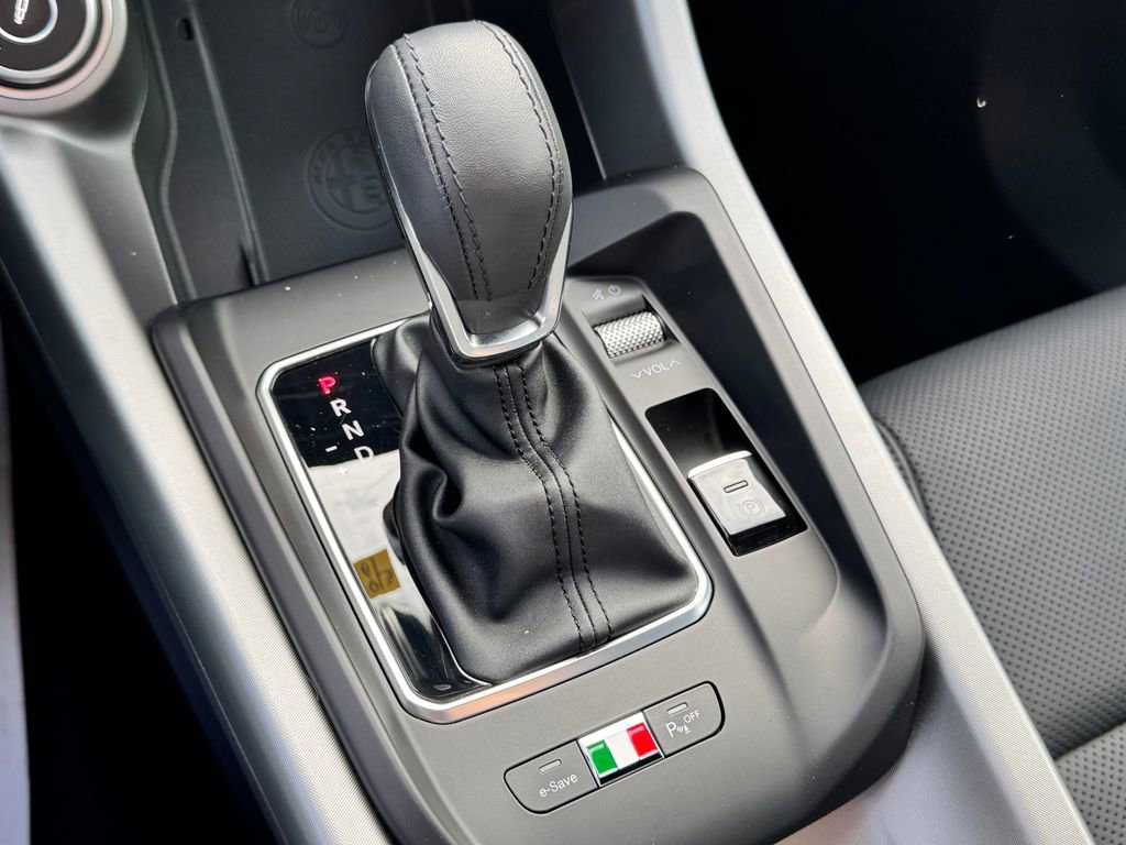 Used 2024 Alfa Romeo Tonale Veloce AWD/4WD image 26