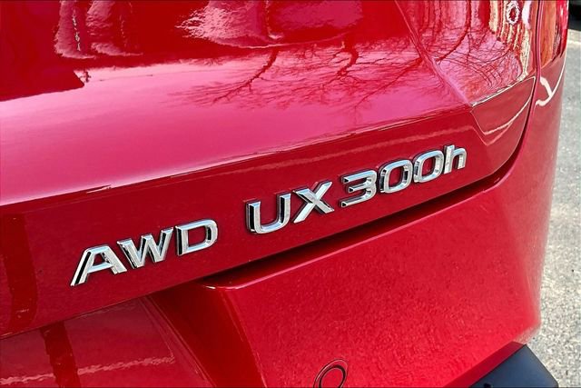 Certified 2025 Lexus UX 300h AWD w/ Accessory Package (Z1) image 24