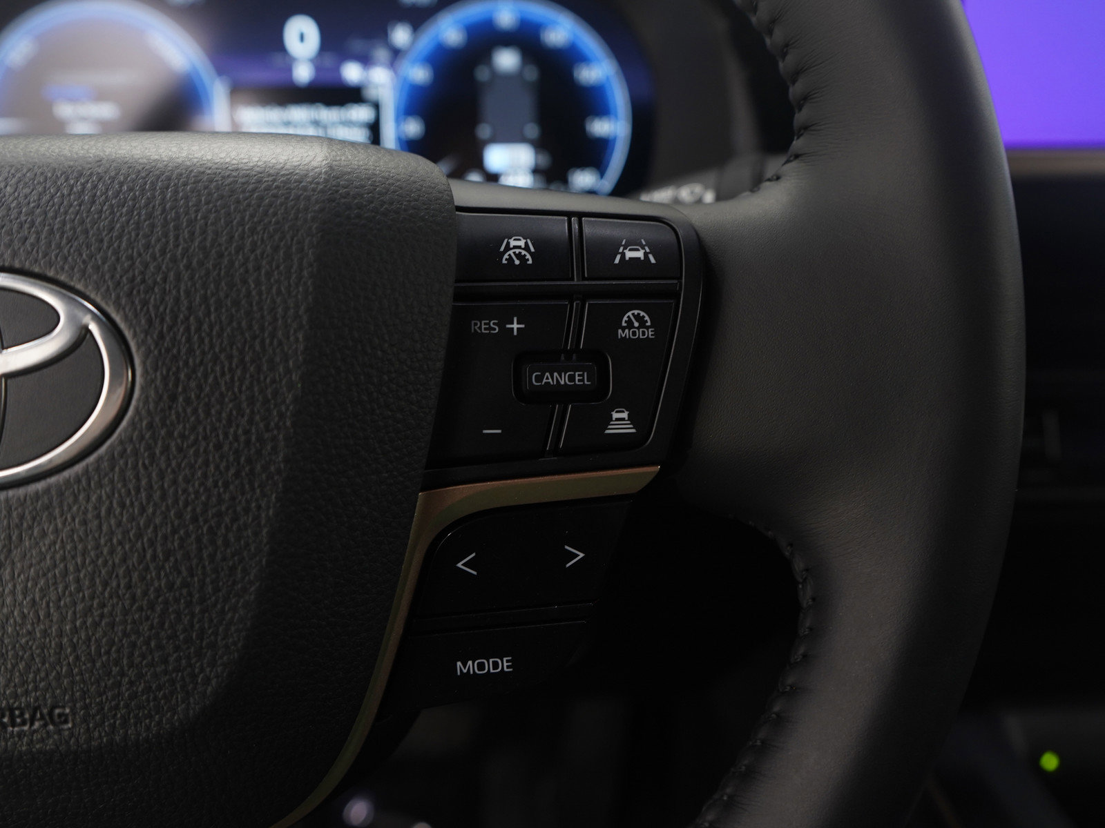 Used 2023 Toyota Crown XLE image 26