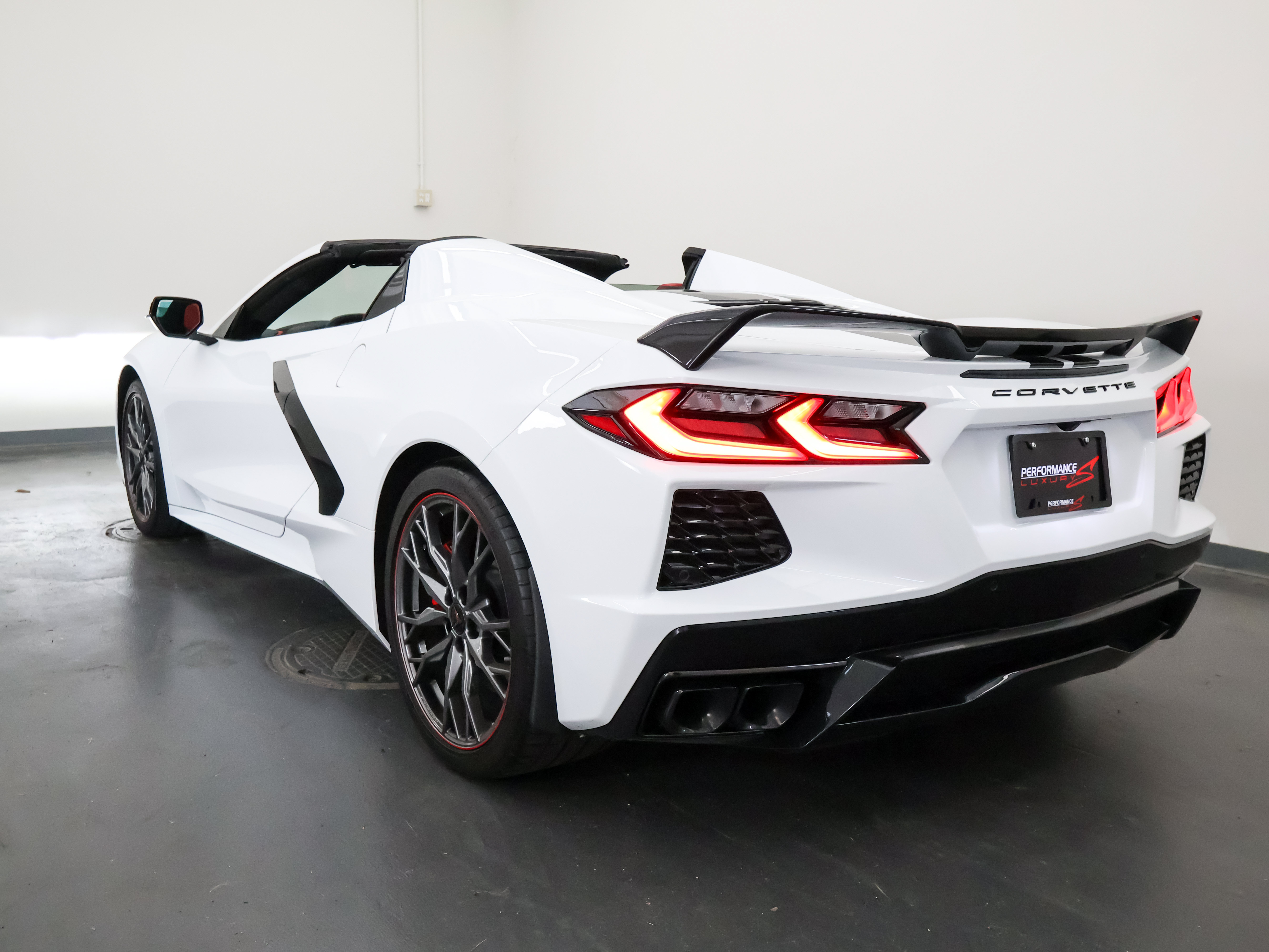 Used 2024 Chevrolet Corvette Stingray Preferred Conv w/ Z51 Performance Package RWD image 6
