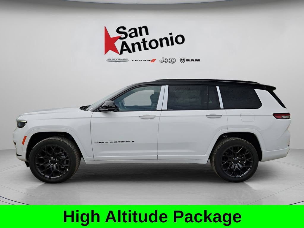 Used 2024 Jeep Grand Cherokee L Summit w/ Advanced Protech Group IV AWD/4WD image 5