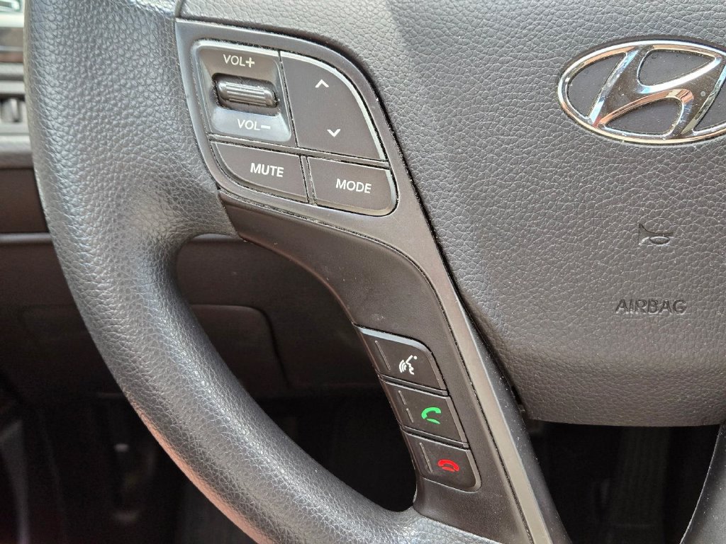 Used 2017 Hyundai Santa Fe SE FWD image 21