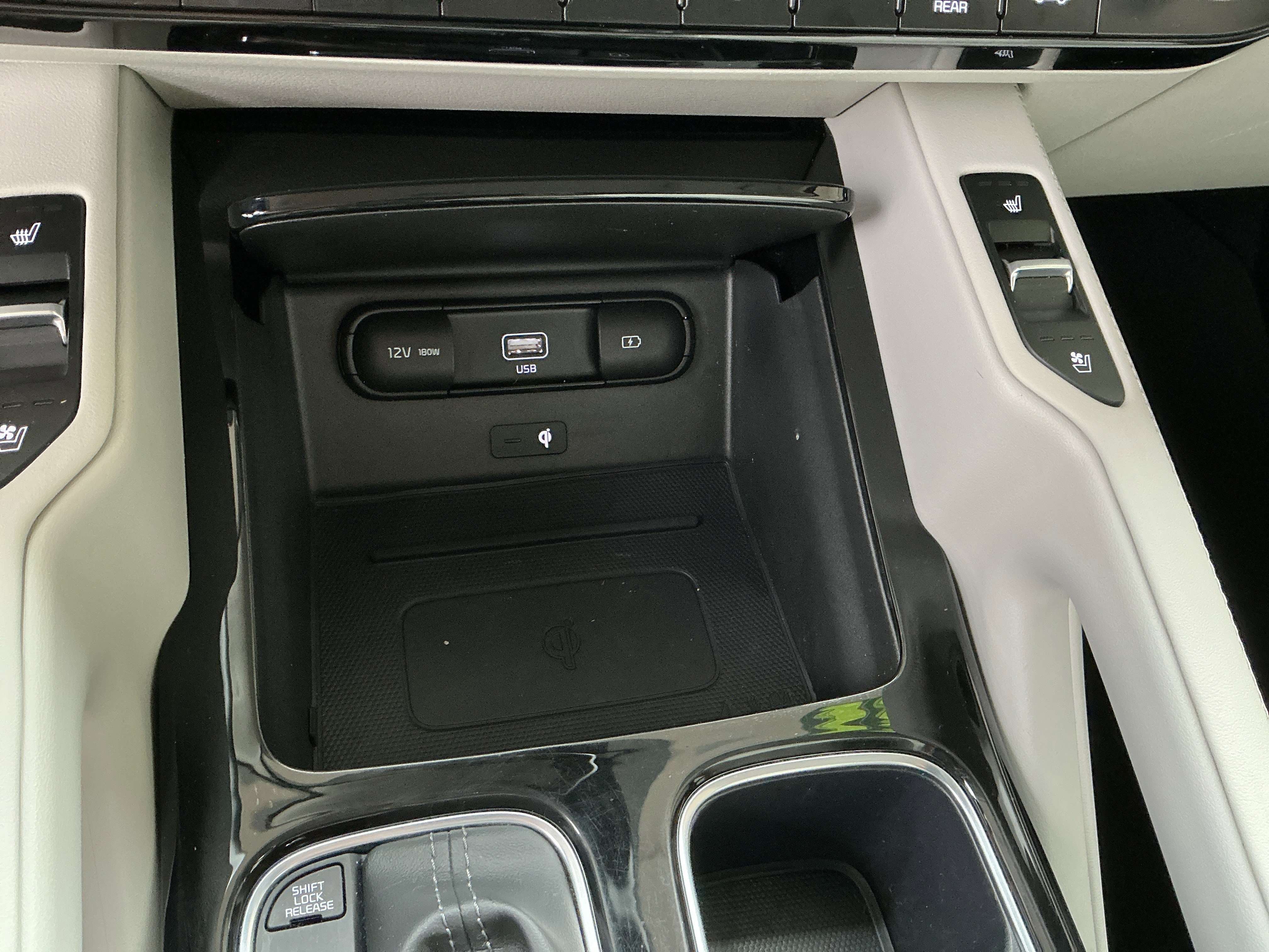 Used 2022 Kia Telluride EX w/ EX Premium Package image 32