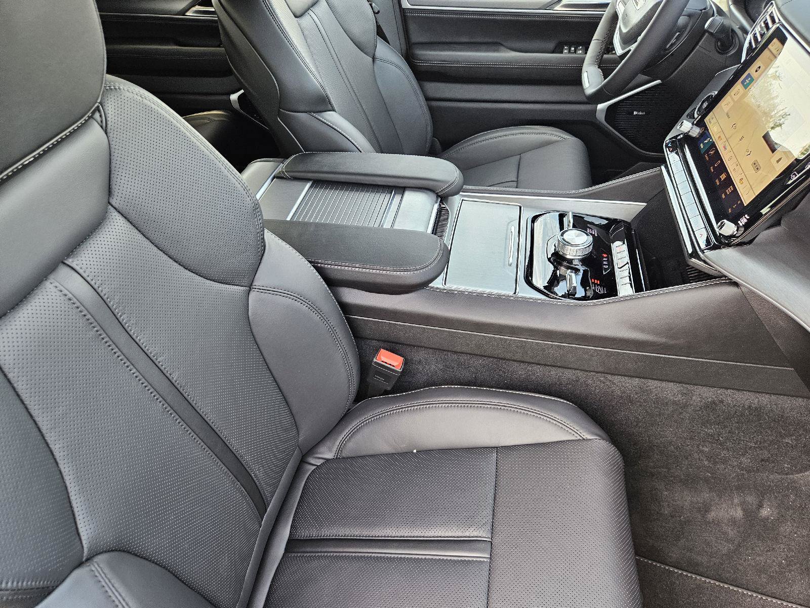 New 2026 Jeep Grand Wagoneer Limited AWD/4WD image 10