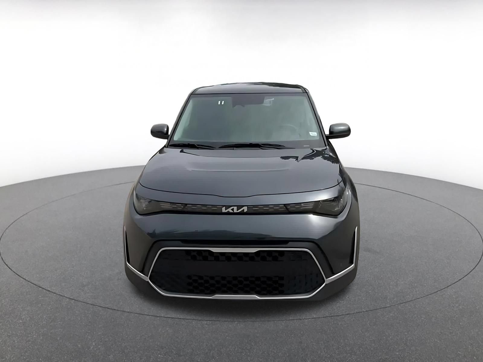 Used 2025 Kia Soul LX w/ LX Technology Package FWD image 3