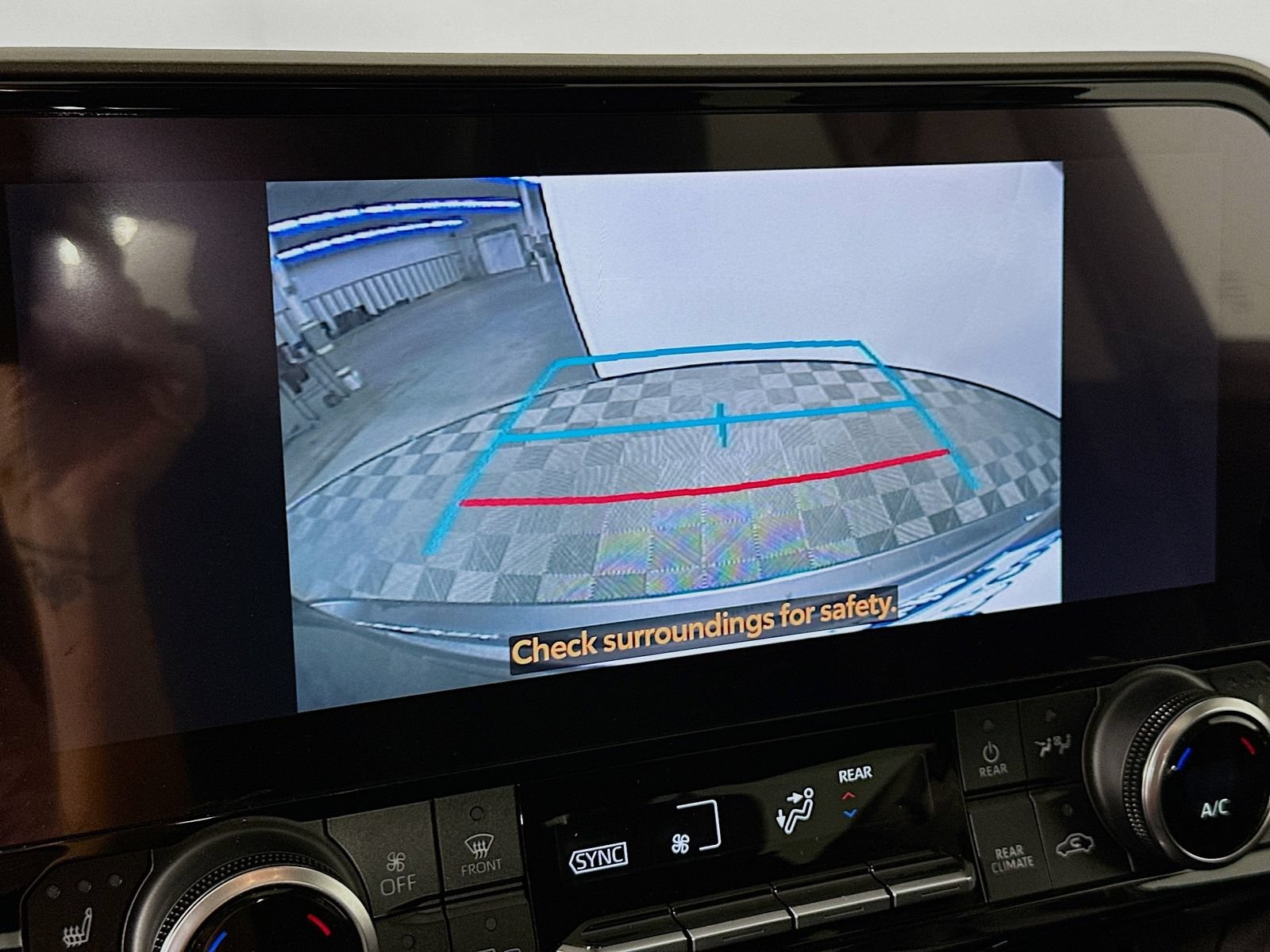 Used 2023 Toyota Highlander XLE AWD/4WD image 14