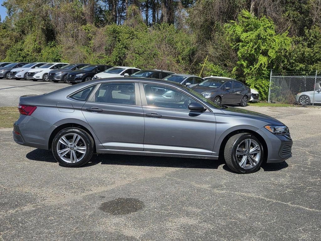 Used 2024 Volkswagen Jetta SE FWD image 31