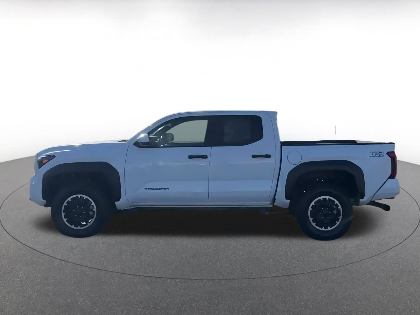 Used 2025 Toyota Tacoma SR image 8