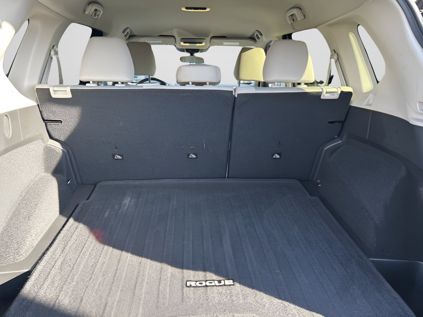 Used 2025 Nissan Rogue SV AWD/4WD image 18