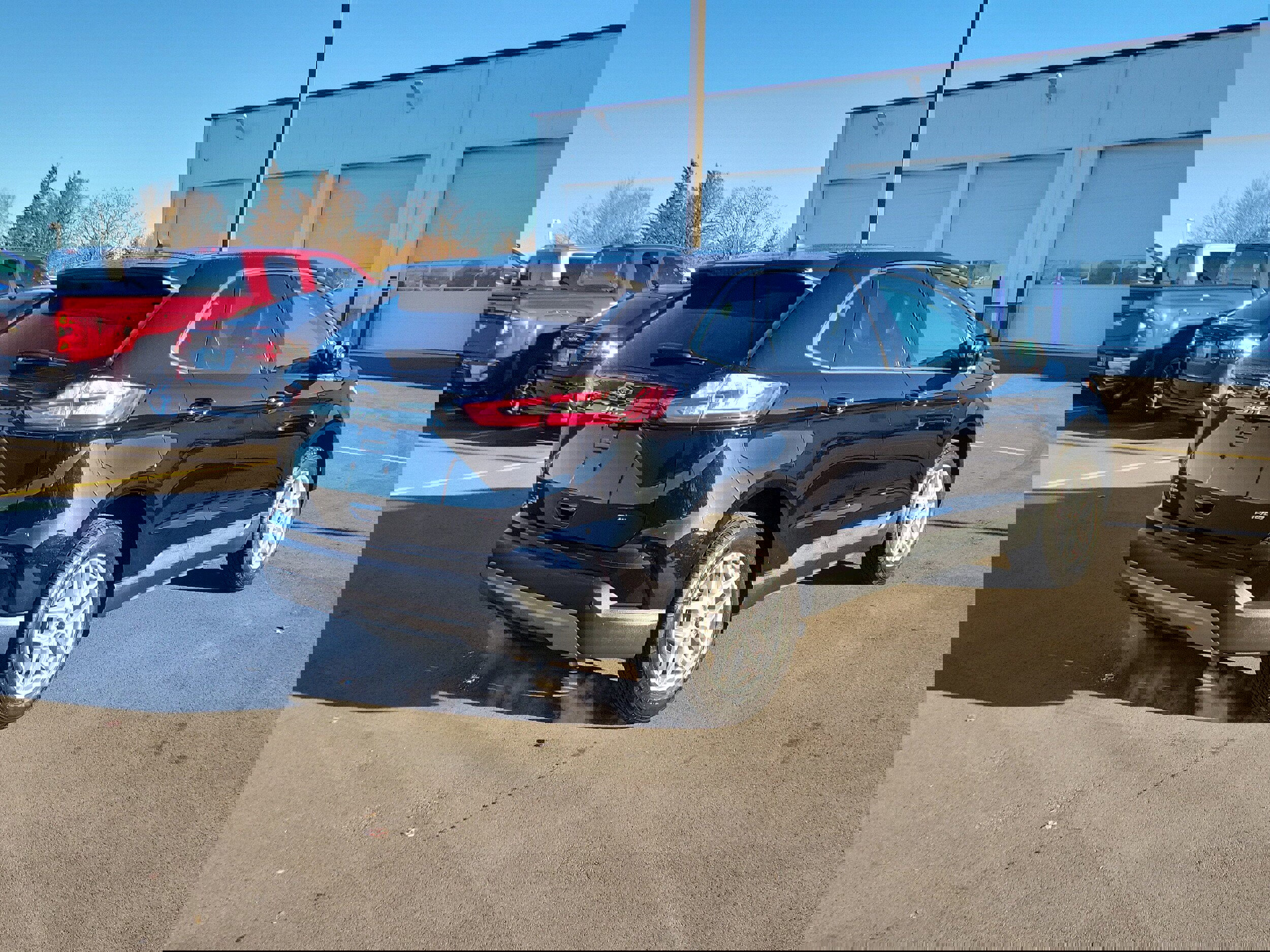 Used 2024 Ford Edge SEL w/ Convenience Package image 4