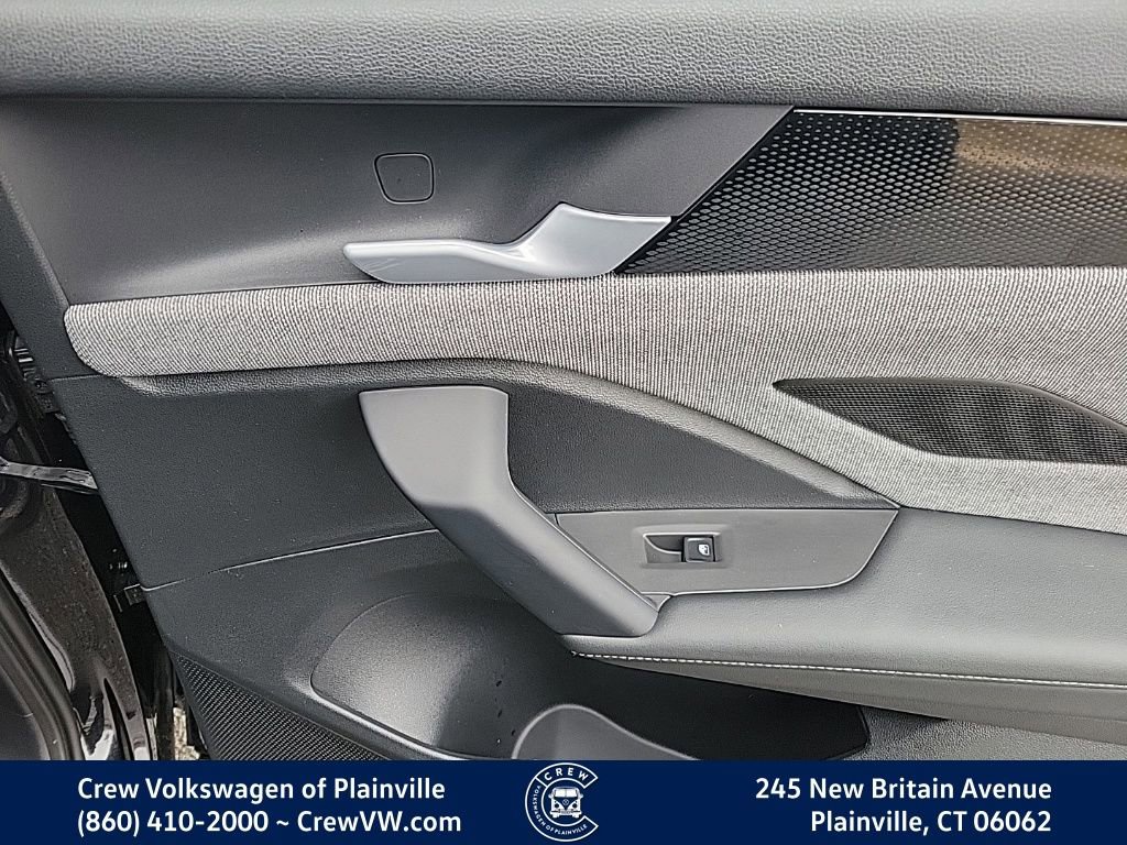 Certified 2025 Volkswagen Tiguan S image 44