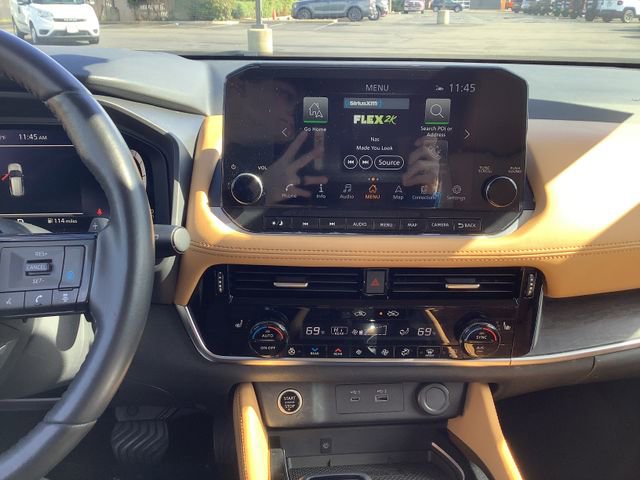 Used 2023 Nissan Rogue Platinum w/ Platinum Premium Package image 16