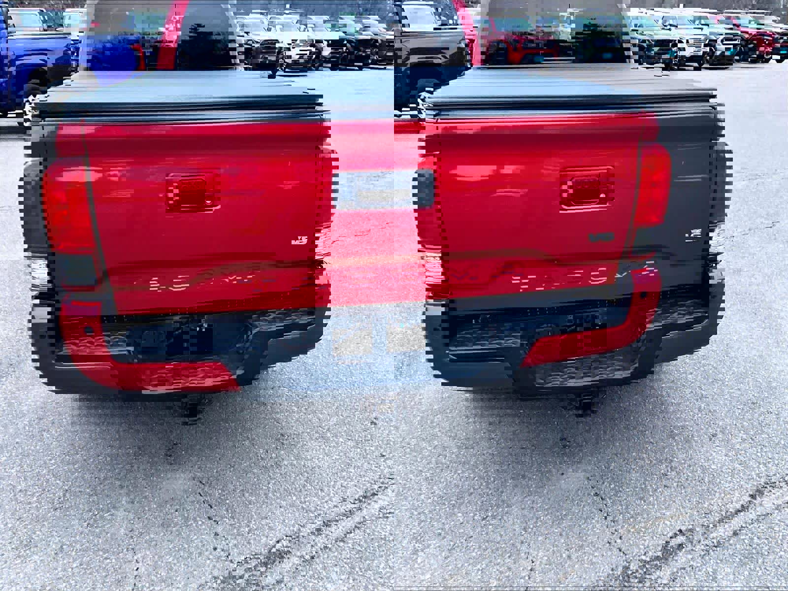 Used 2017 Toyota Tacoma TRD Sport w/ Premium & Technology Package image 7