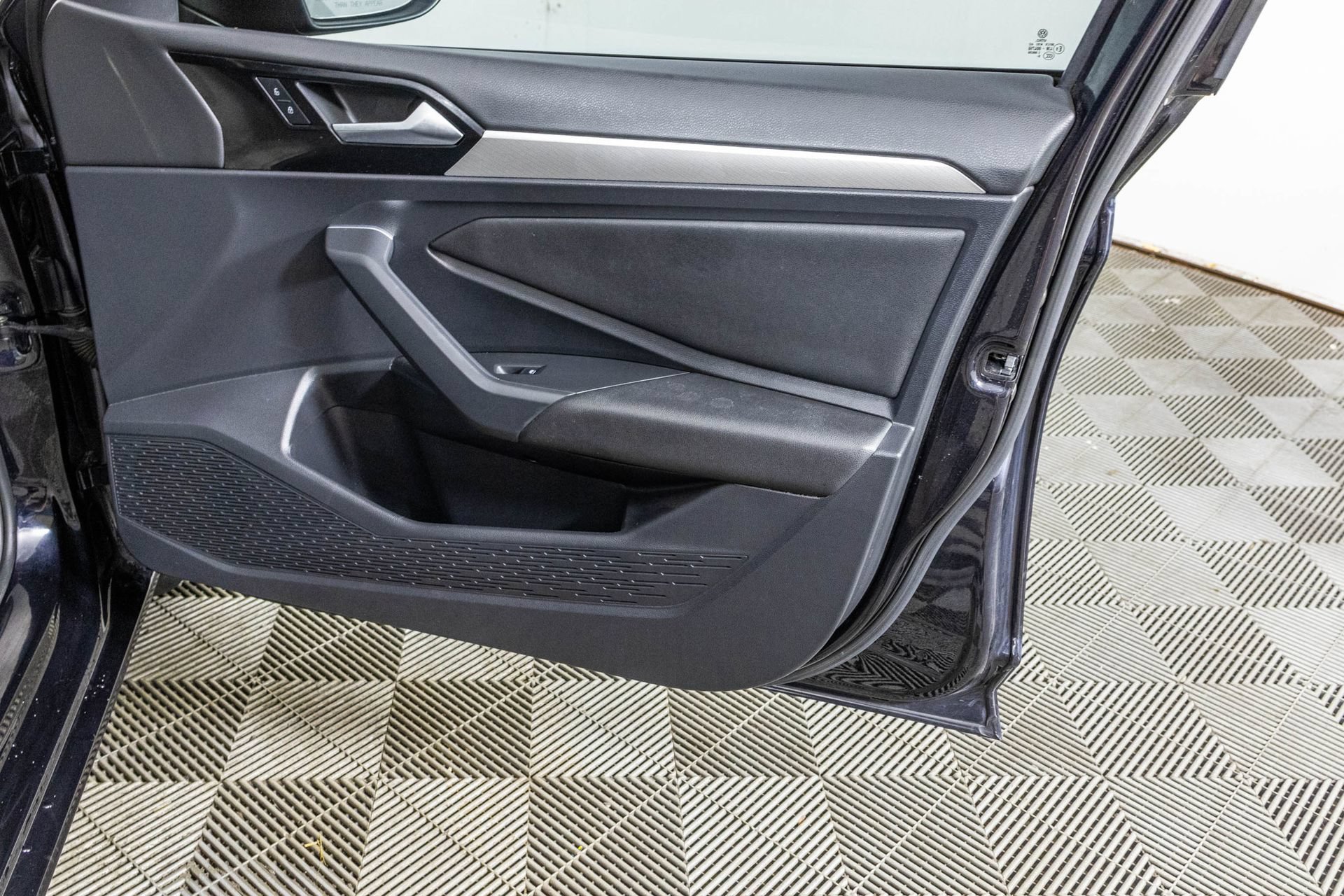 Used 2020 Volkswagen Jetta R-Line FWD image 47