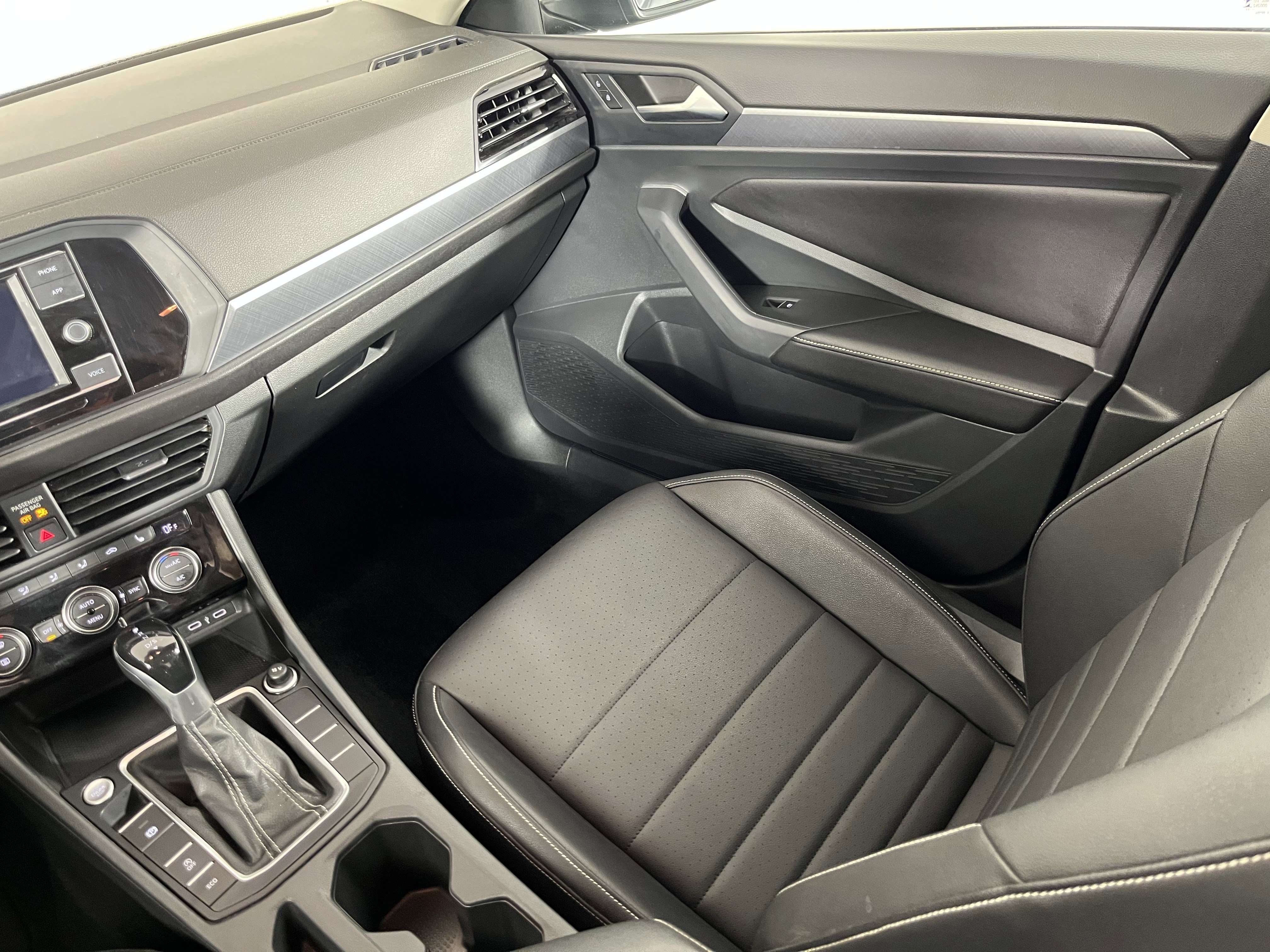 Certified 2023 Volkswagen Jetta SE image 11