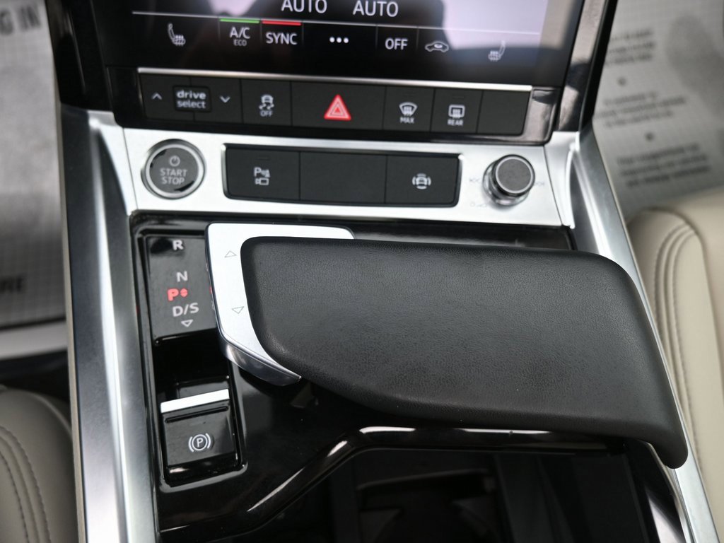 Used 2024 Audi Q8 e-tron Premium image 19