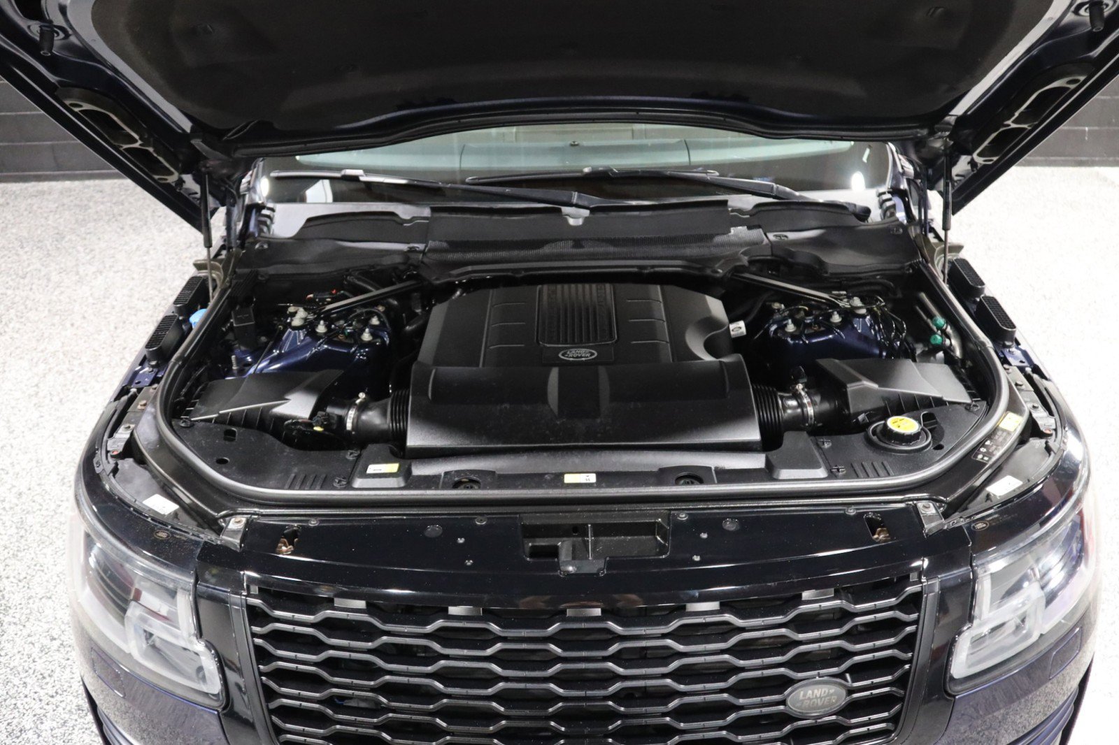 Used 2019 Land Rover Range Rover HSE image 14