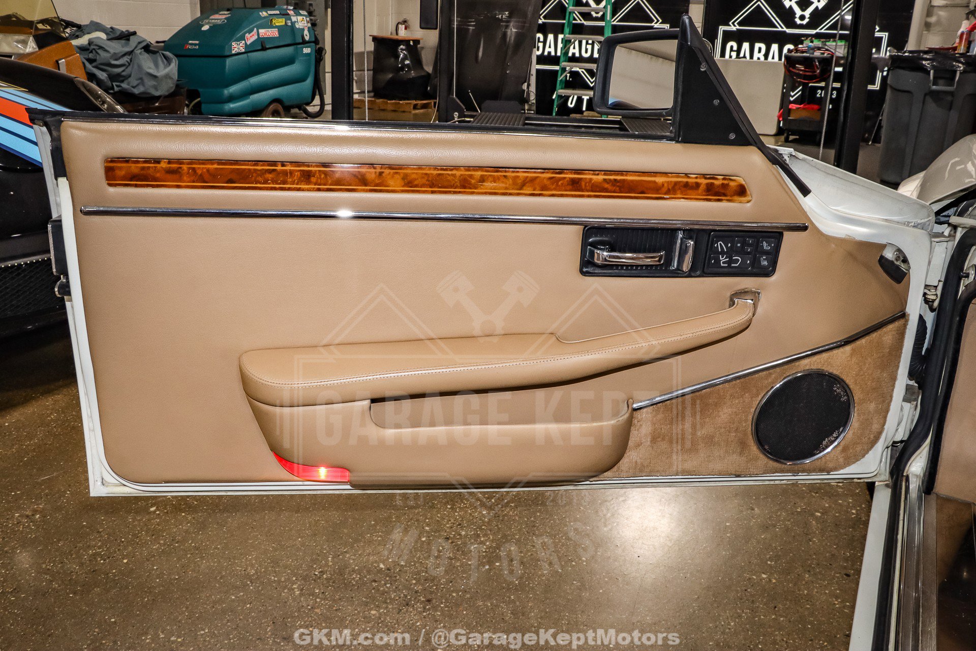 Used 1992 Jaguar XJS V12 Convertible image 93