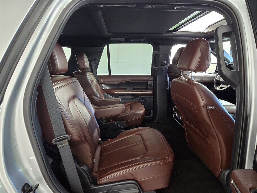 Used 2022 Ford Expedition Limited image 17