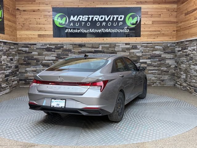 Used 2023 Hyundai Elantra SEL w/ Convenience Package FWD image 10