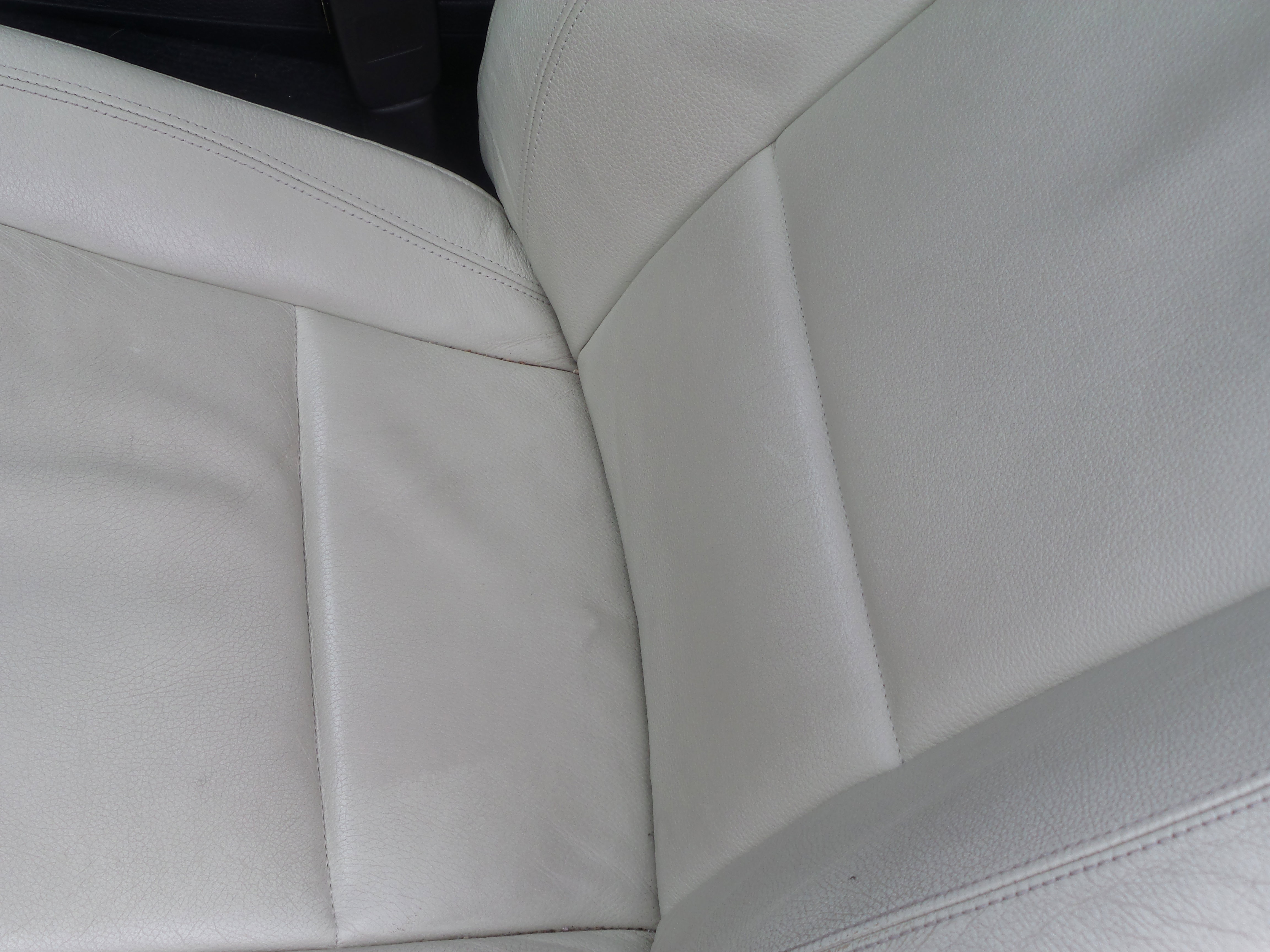 Used 2009 BMW 128i Convertible image 33