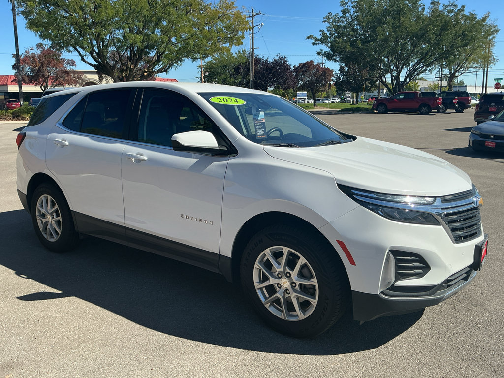 Used 2024 Chevrolet Equinox LT AWD/4WD image 3