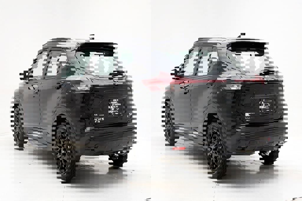 Used 2024 Nissan Kicks SR image 6