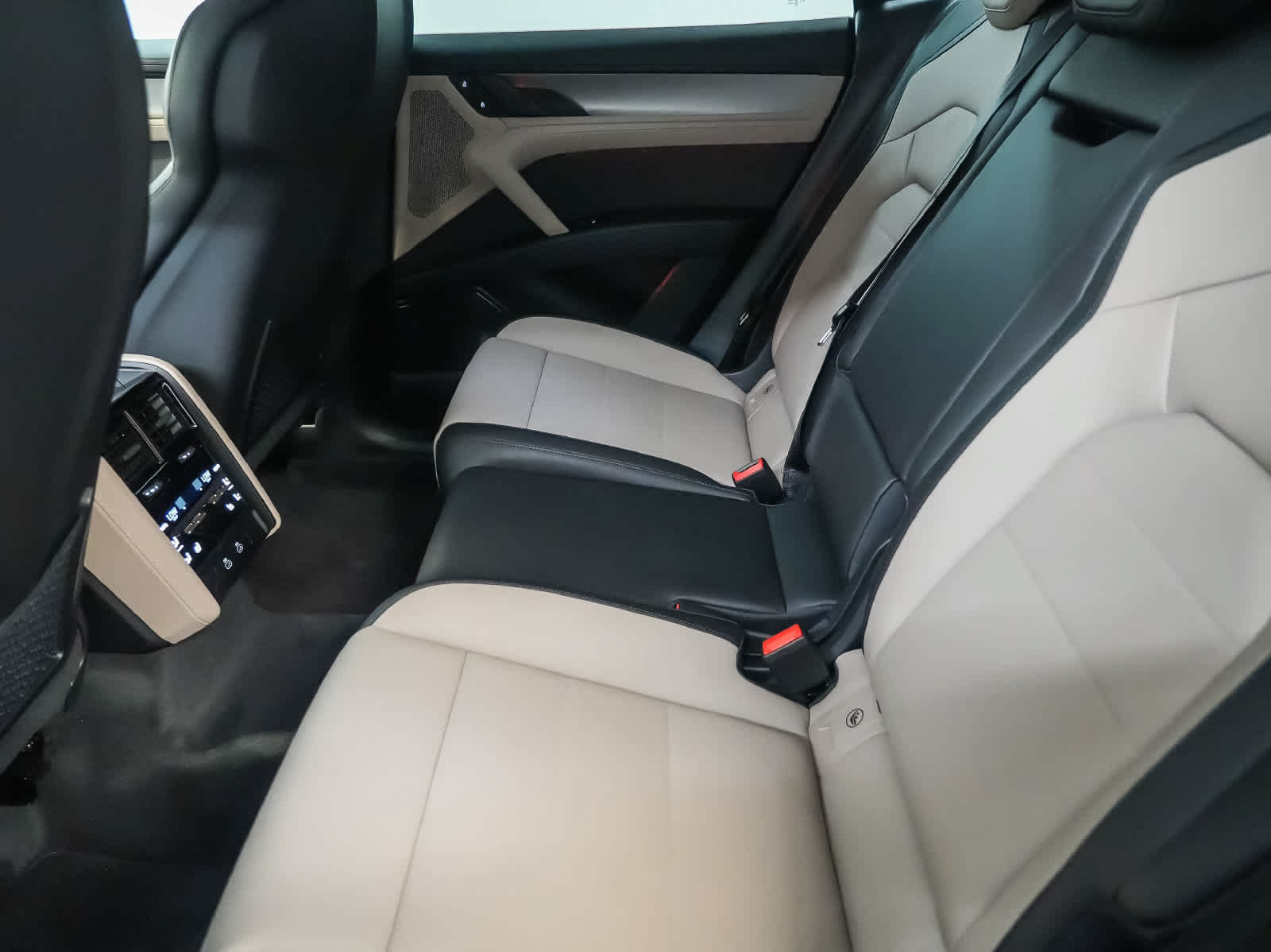 New 2026 Porsche Cayenne Turbo Electric AWD/4WD image 23