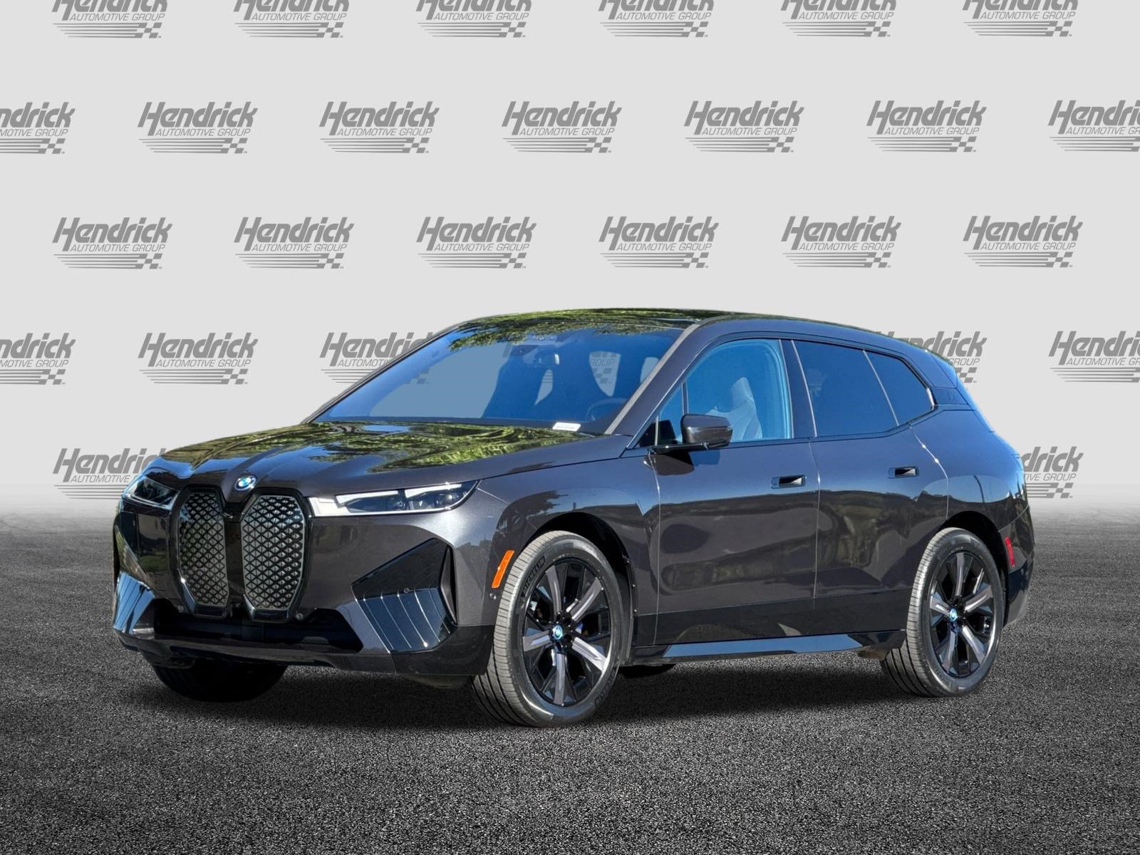Used 2024 BMW iX xDrive50 w/ Sport Package AWD/4WD image 9